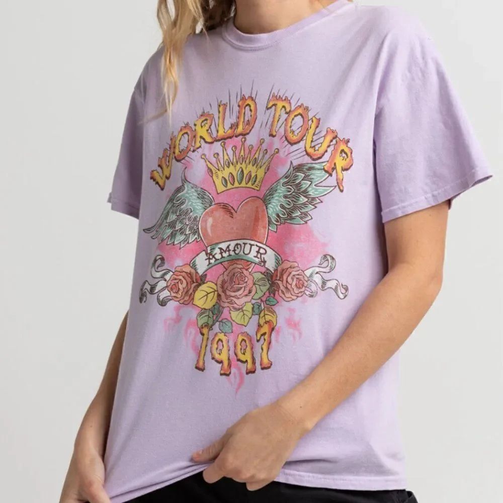 Full Tilt World Tour Women's Oversized Tee in Size Large